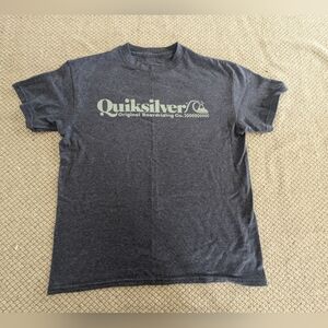 🎀$5 Quiksilver Dark Gray Blue Kids Tee Like New